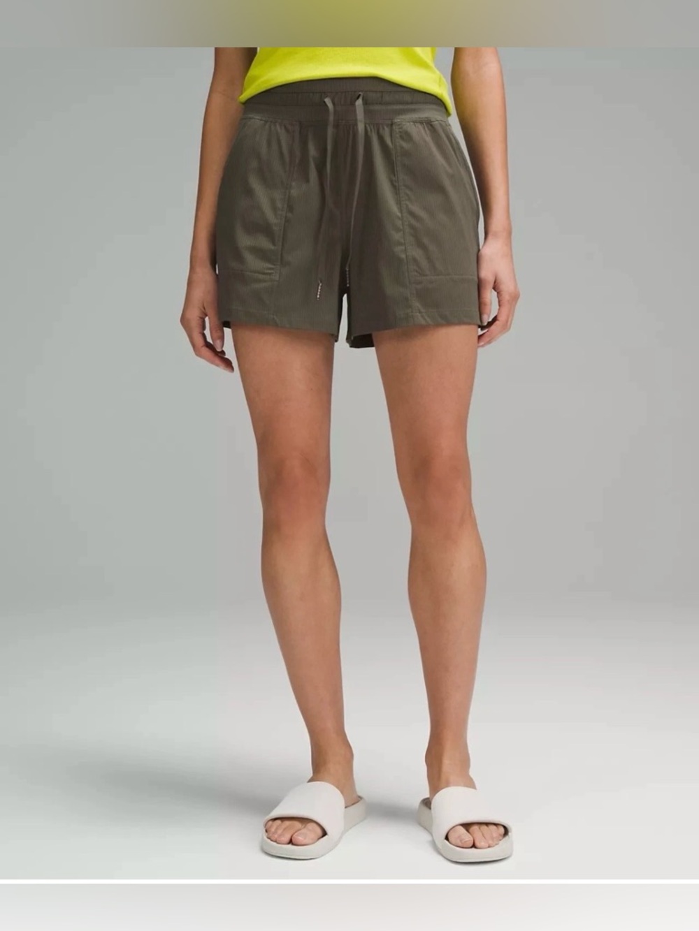 Lululemon Dance Studio HR dark green 3.5” shorts